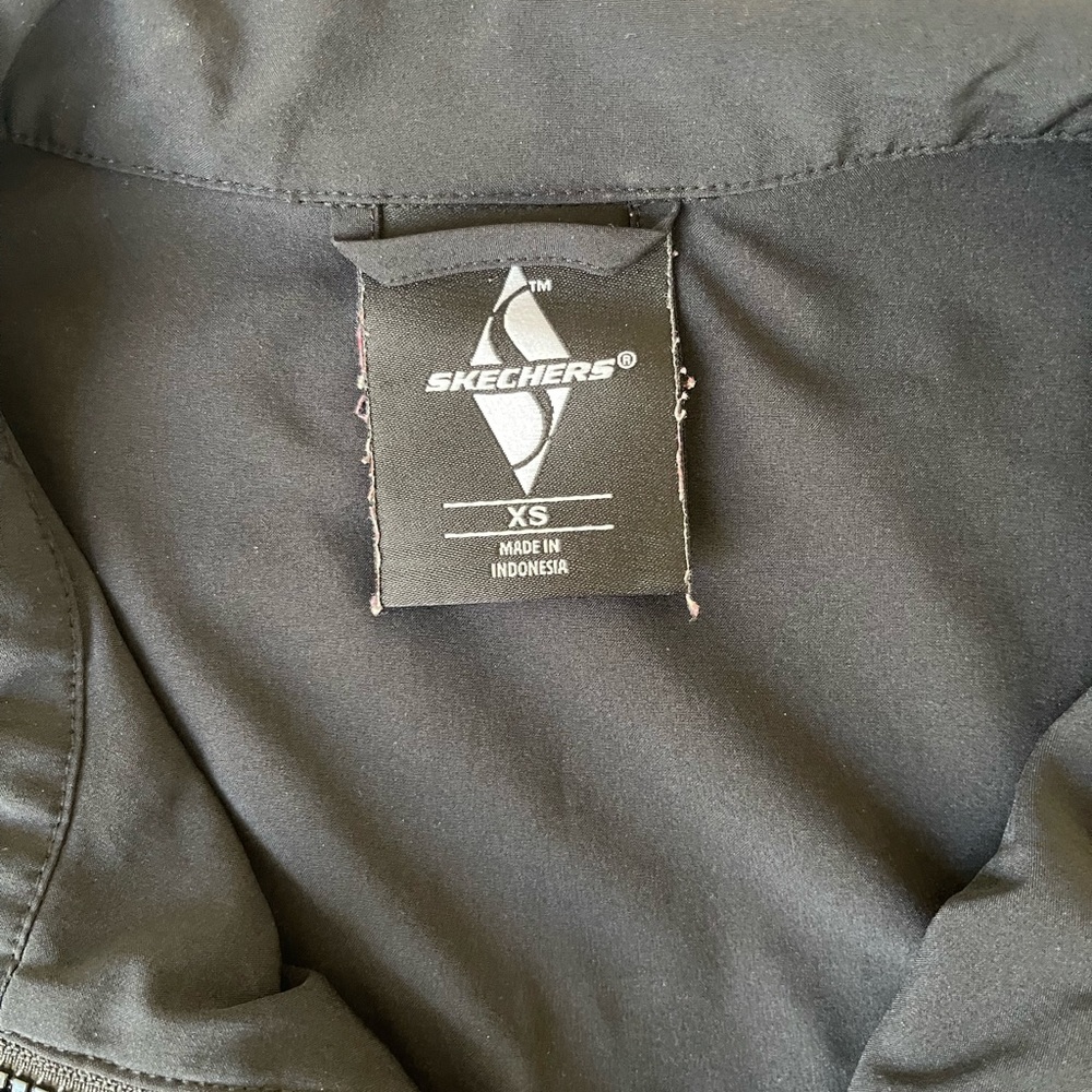 Three light jackets - Picture 3 of 7